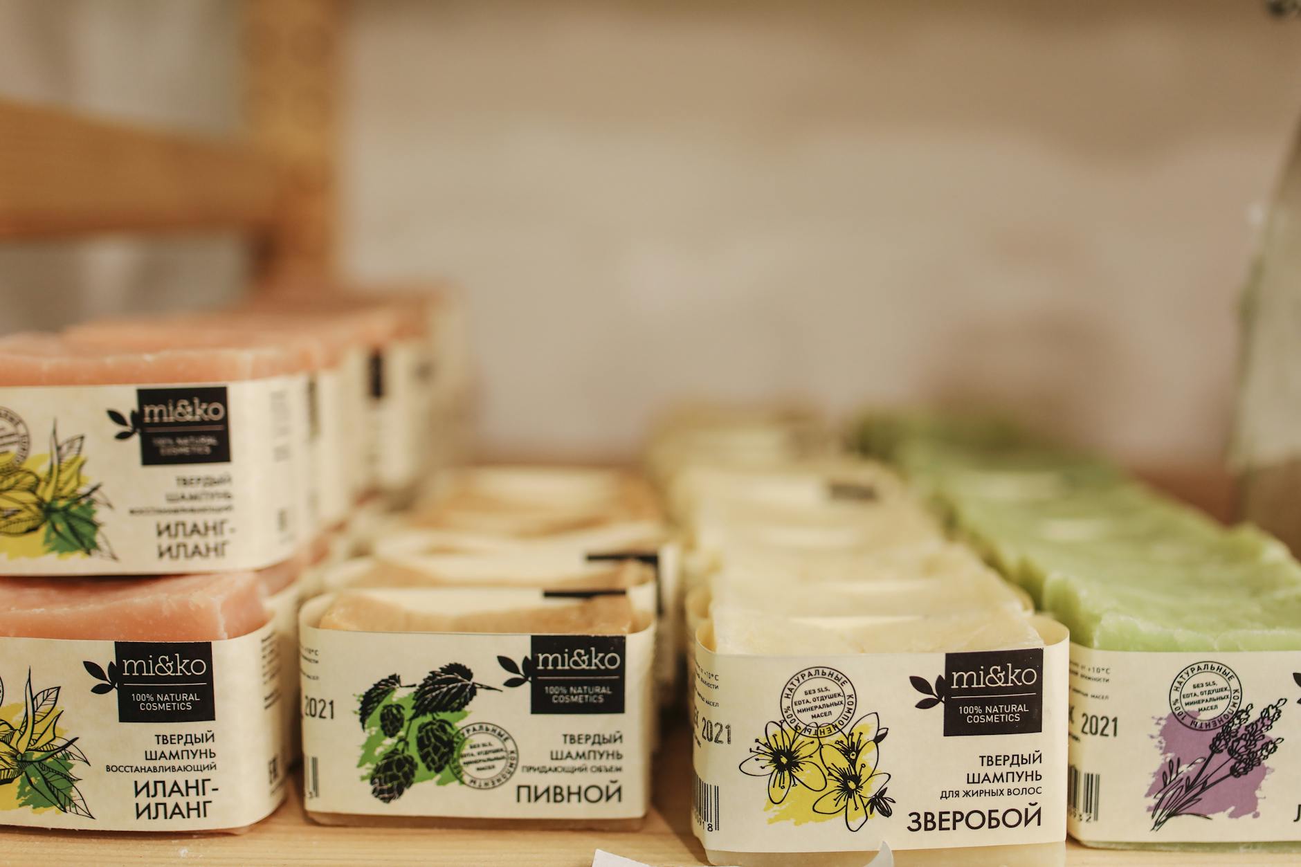 Essential Strategies for Selling Trending Products Online
