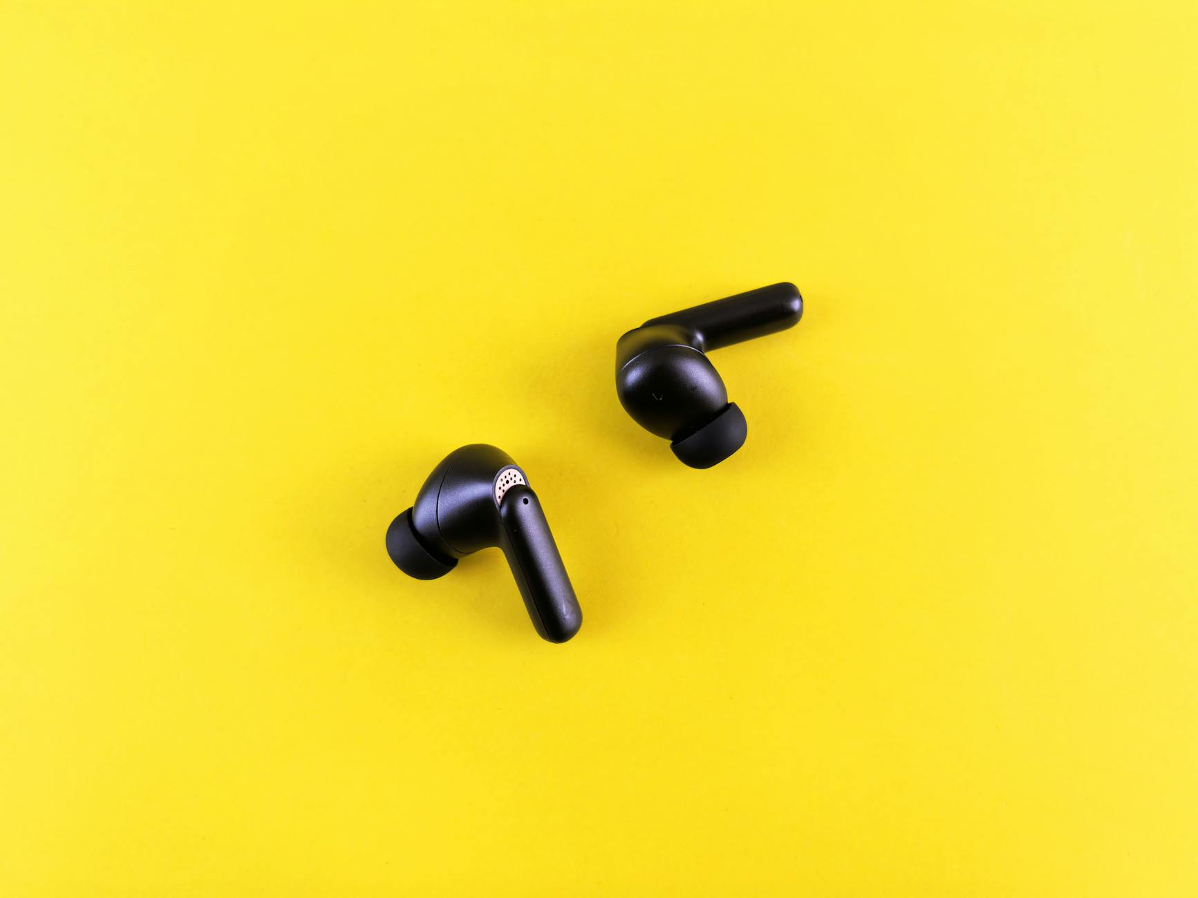 Essential Tech Accessories for Daily Productivity